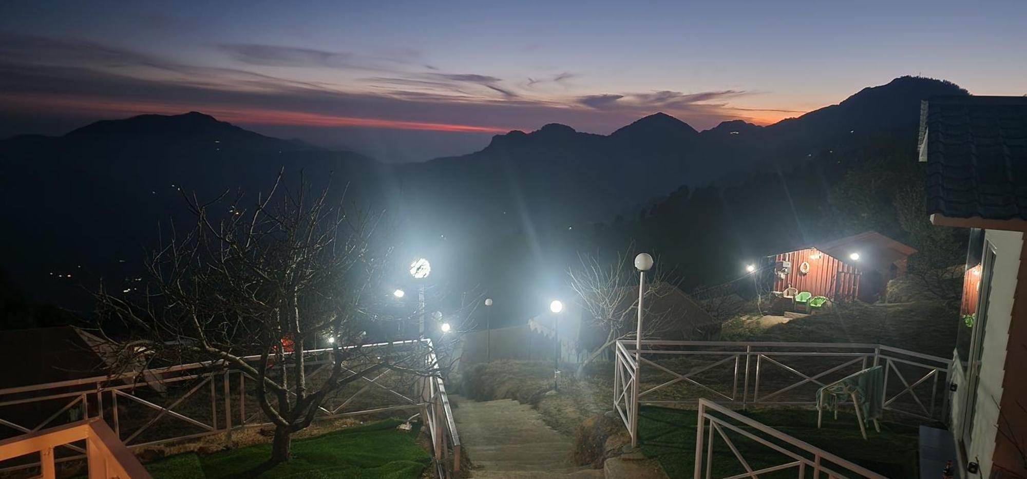 Instaview Kanatal New Tehri Buitenkant foto